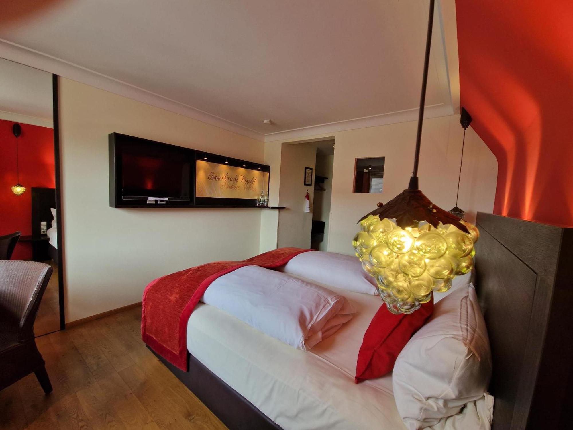 Laurentius Boutique-Hotel & Restaurant Вейкерсхайм Екстериор снимка