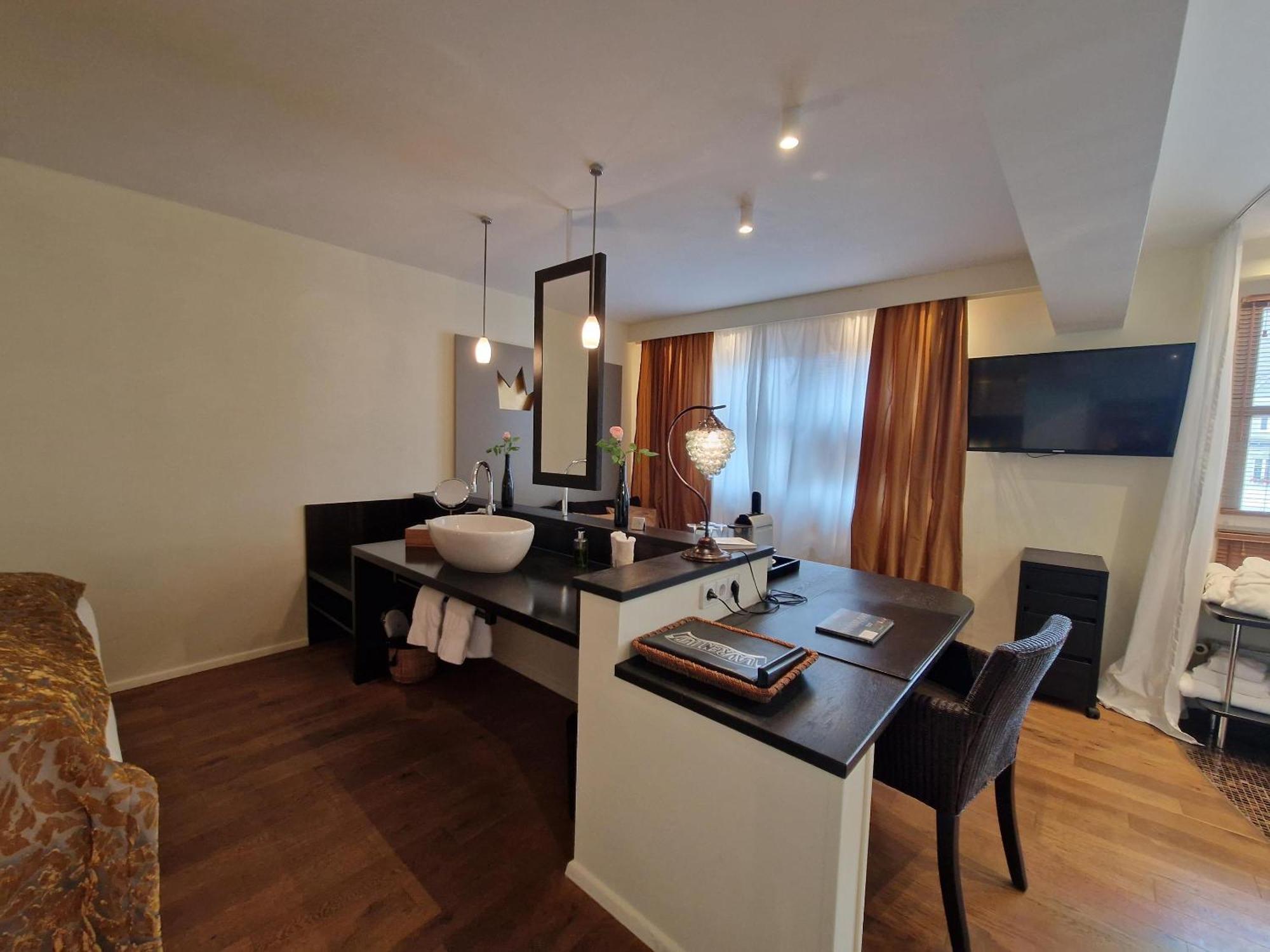 Laurentius Boutique-Hotel & Restaurant Вейкерсхайм Екстериор снимка