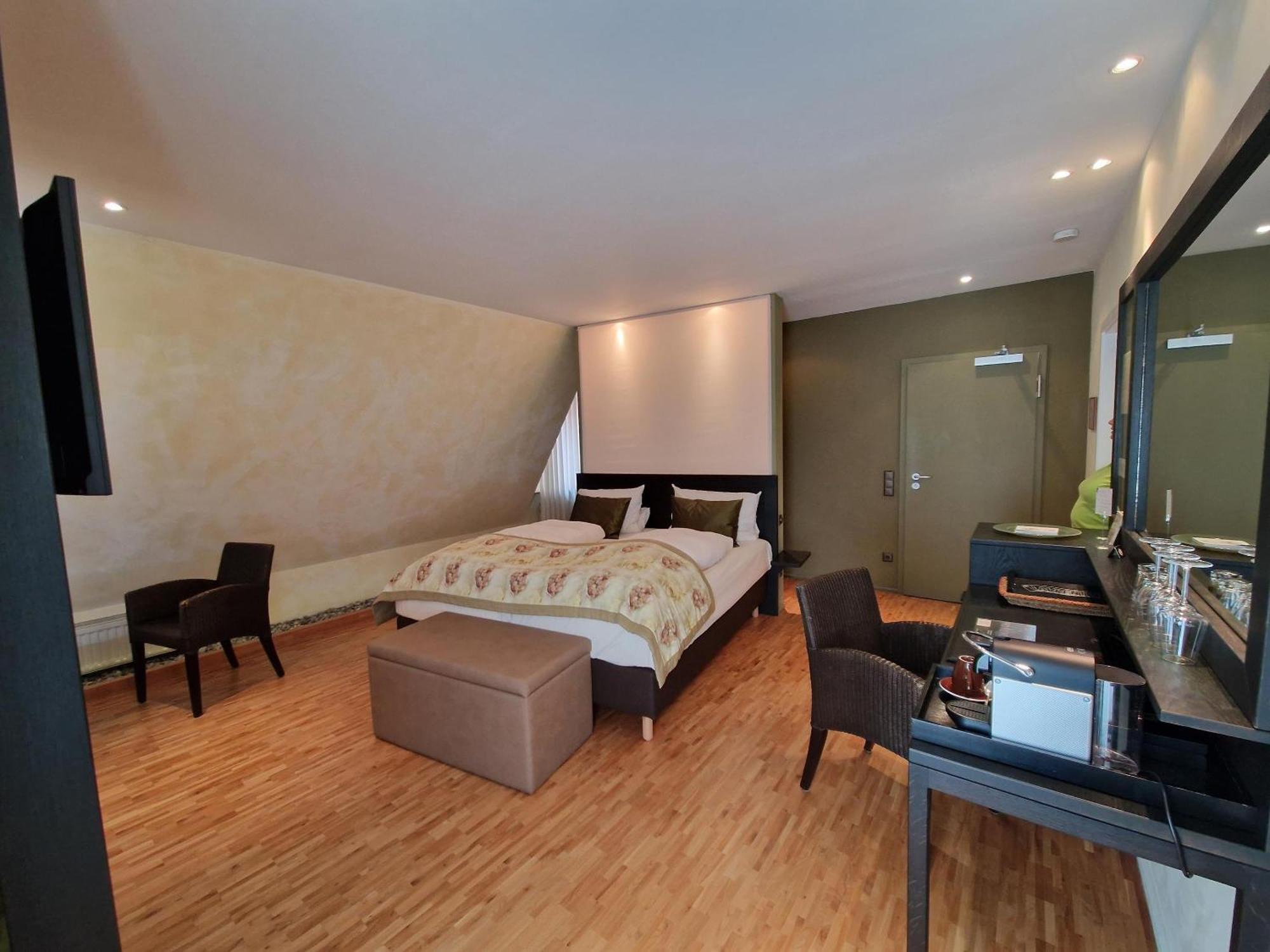 Laurentius Boutique-Hotel & Restaurant Вейкерсхайм Екстериор снимка