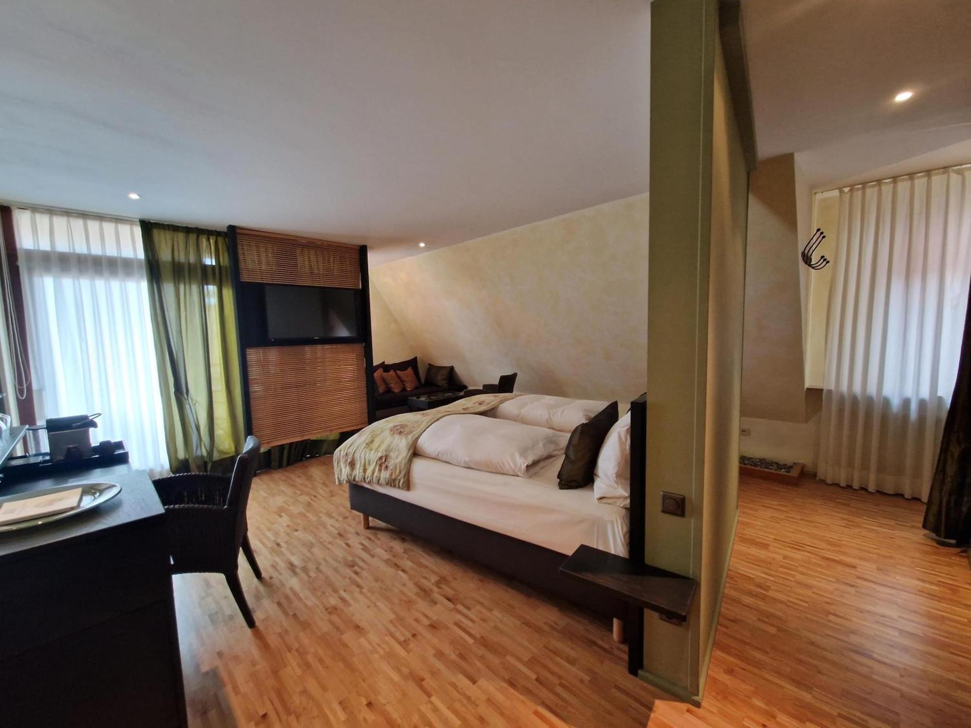 Laurentius Boutique-Hotel & Restaurant Вейкерсхайм Екстериор снимка